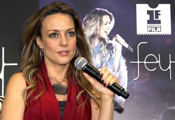 Fey live performance